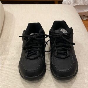 Skechers relaxed fit, memory foam, slip resistant work shoes size 9.5